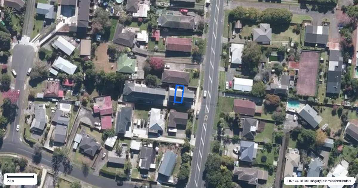 Property context map for 2/88 Te Atatu Road, Te Atatu South, Auckland
