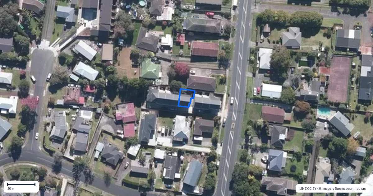Property context map for 4/88 Te Atatu Road, Te Atatu South, Auckland