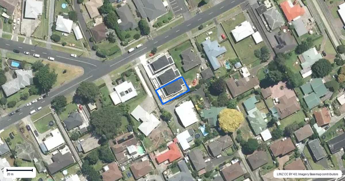 Property context map for 32D Youngs Road, Papakura