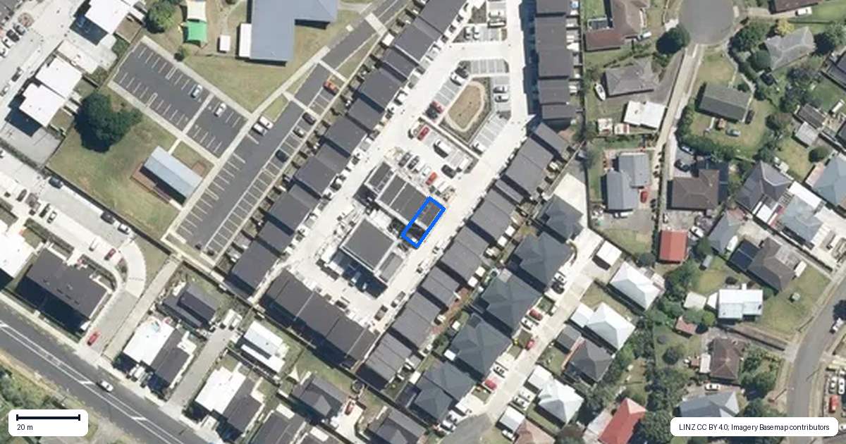 Property context map for 10 Ngae Place, Mangere East, Auckland