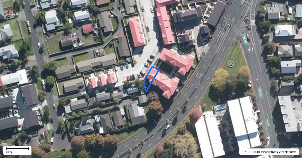 Property context map for 42 Whautapu Court, Avondale, Auckland