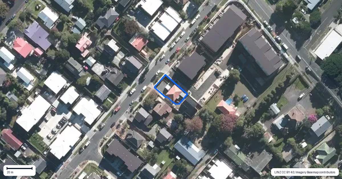 Property context map for 12 Range View Road, Mount Albert, Auckland