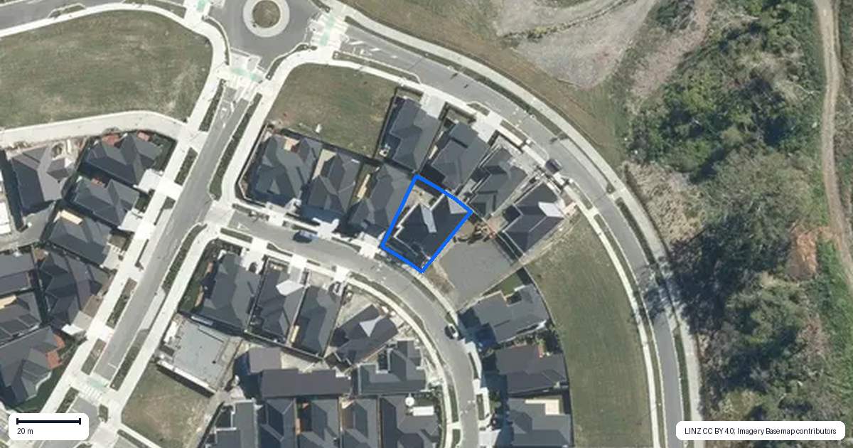 Property context map for 7 Matahae Crescent, Wainui