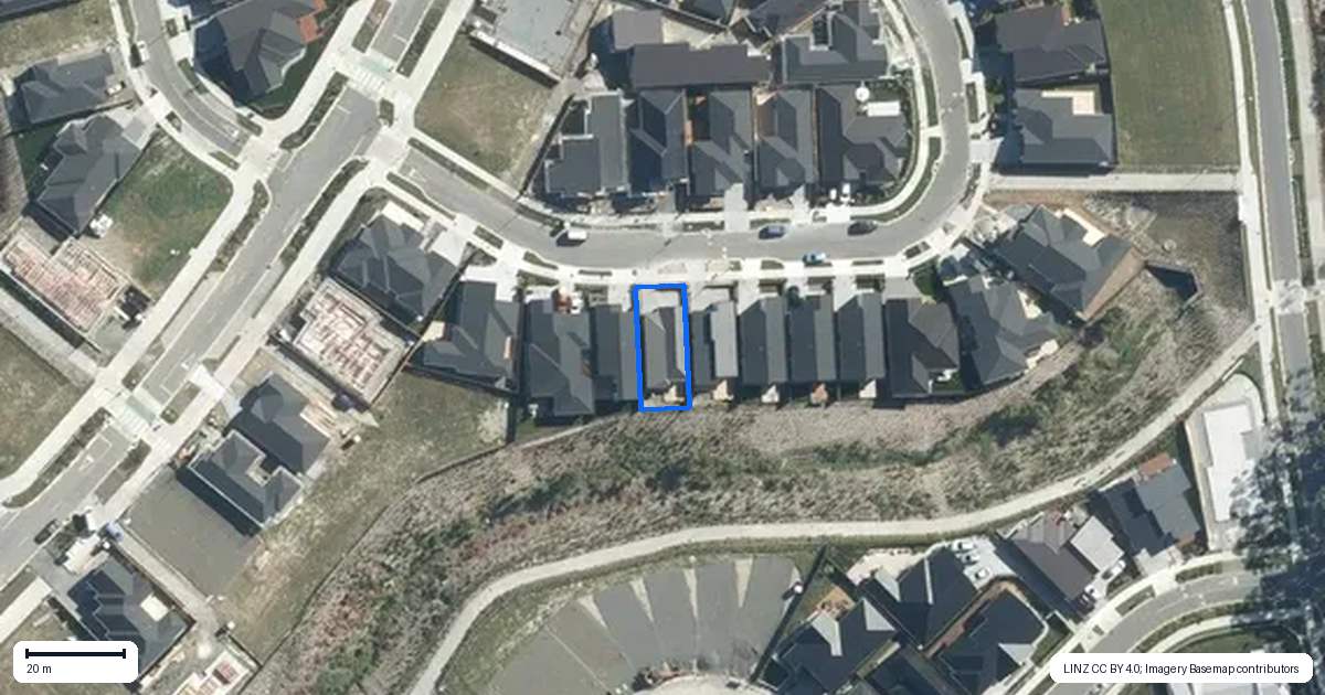 Property context map for 33 Matahae Crescent, Wainui