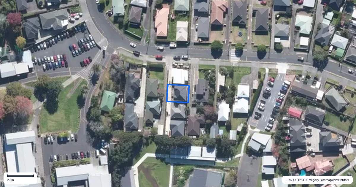 Property context map for 10B Kotuku Street, Te Atatu Peninsula, Auckland