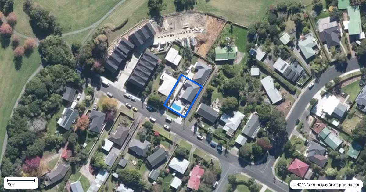 Property context map for 43 Taipari Road, Te Atatu Peninsula, Auckland