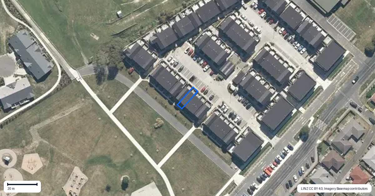 Property context map for 17 Te Ara o Papatahi, Wainuiomata, Lower Hutt