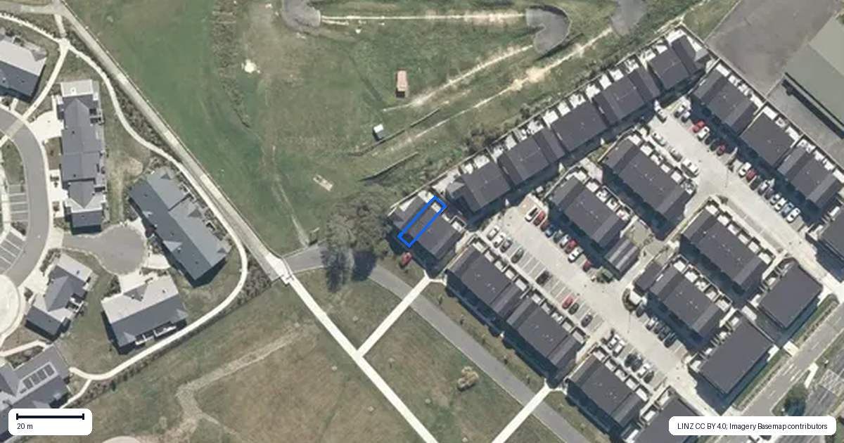 Property context map for 35 Te Ara o Papatahi, Wainuiomata, Lower Hutt