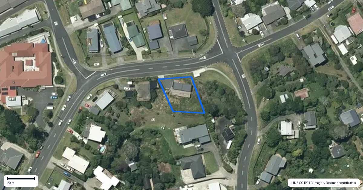 Property context map for 34 Manukau Road, Raglan