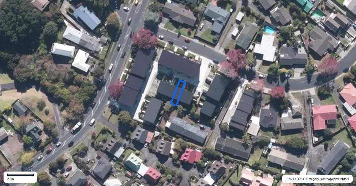 Property context map for 10/3 Matuhi Rise, Henderson, Auckland