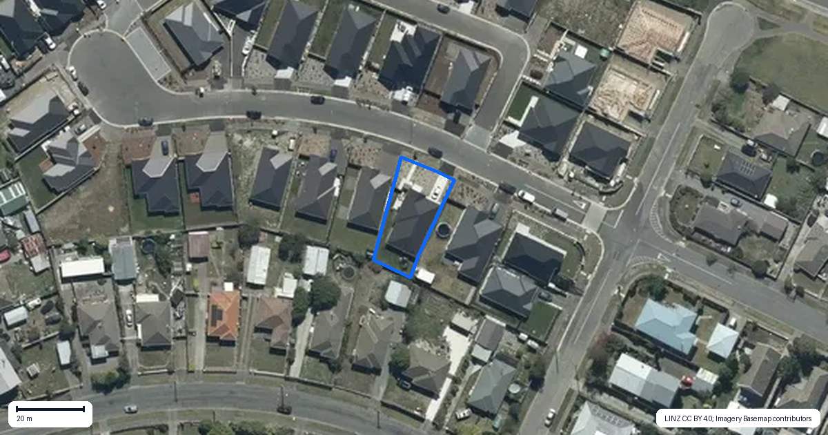 Property context map for 7 Poipoi Place, Aranui, Christchurch