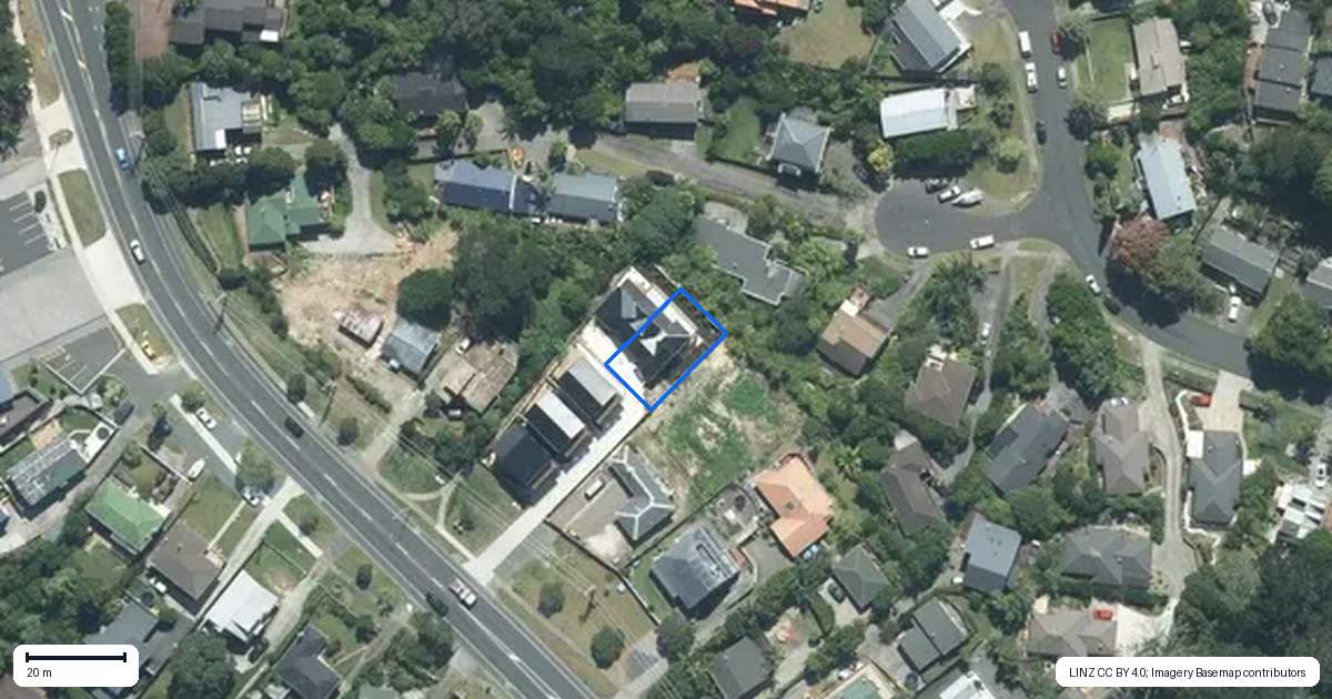 Property context map for 905D East Coast Road, Northcross, Auckland