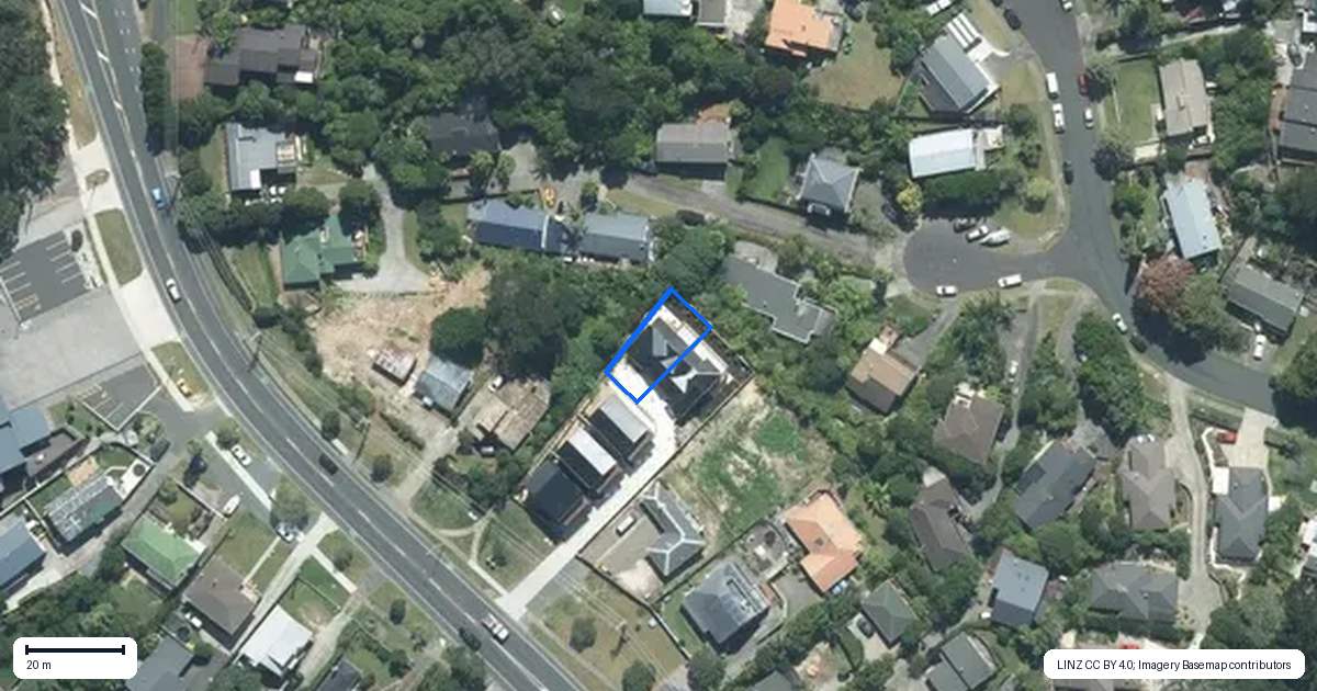 Property context map for 905E East Coast Road, Northcross, Auckland