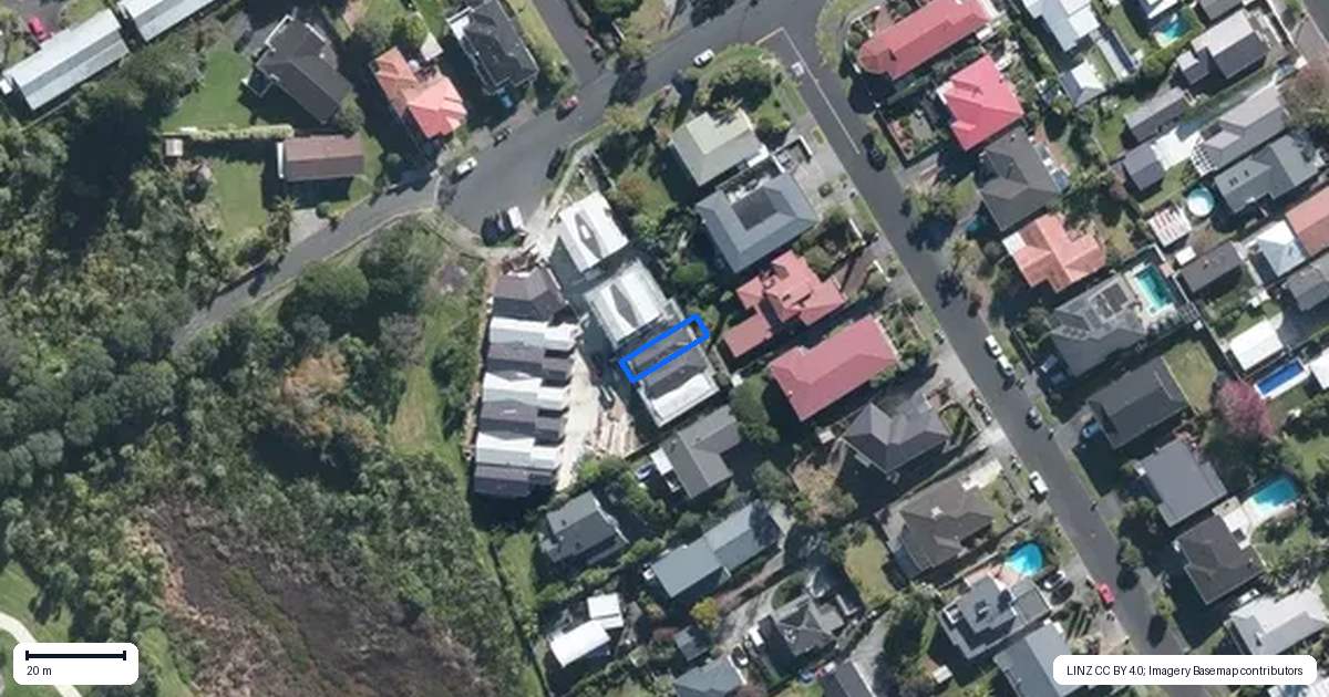 Property context map for 6/98 Walker Road, Point Chevalier, Auckland