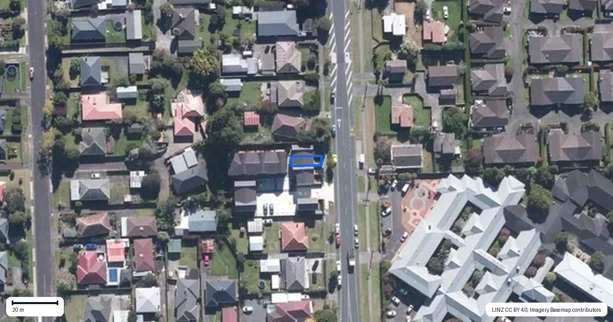 Property context map for 12/47 Beach Road, Te Atatu Peninsula, Auckland
