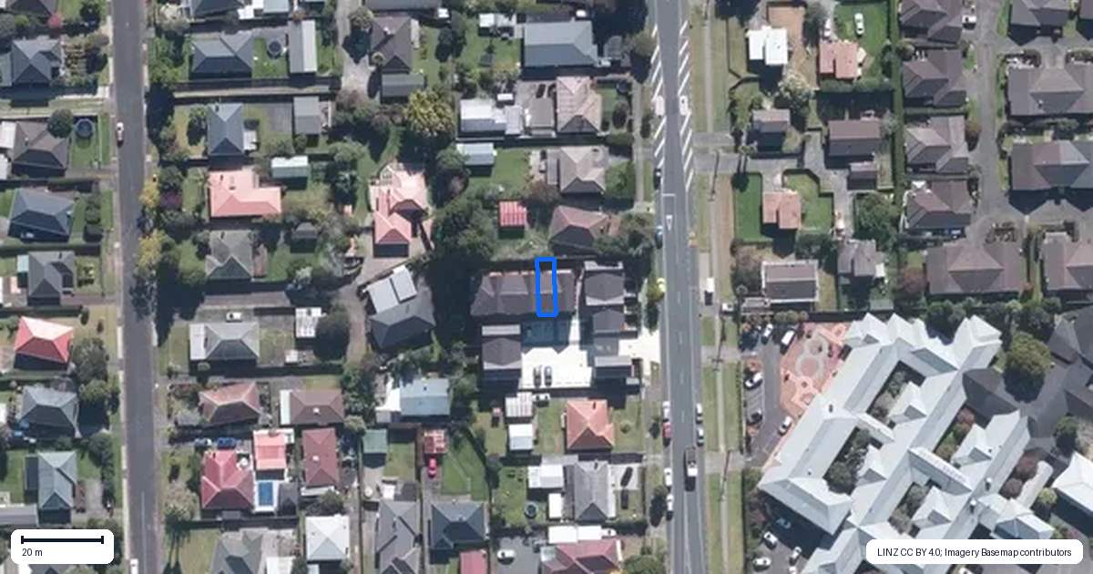 Property context map for 9/47 Beach Road, Te Atatu Peninsula, Auckland