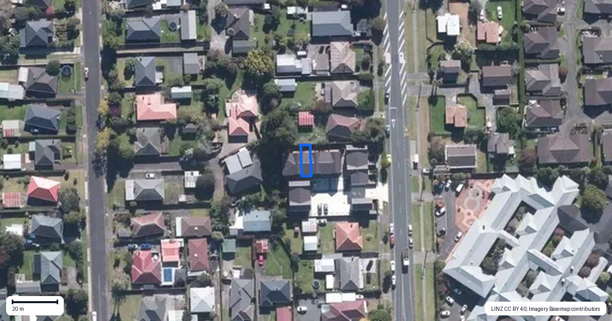 Property context map for 7/47 Beach Road, Te Atatu Peninsula, Auckland