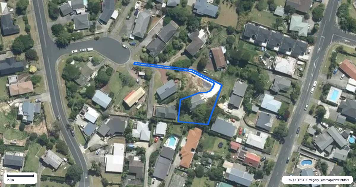 Property context map for 10 Louise Place, Browns Bay, Auckland