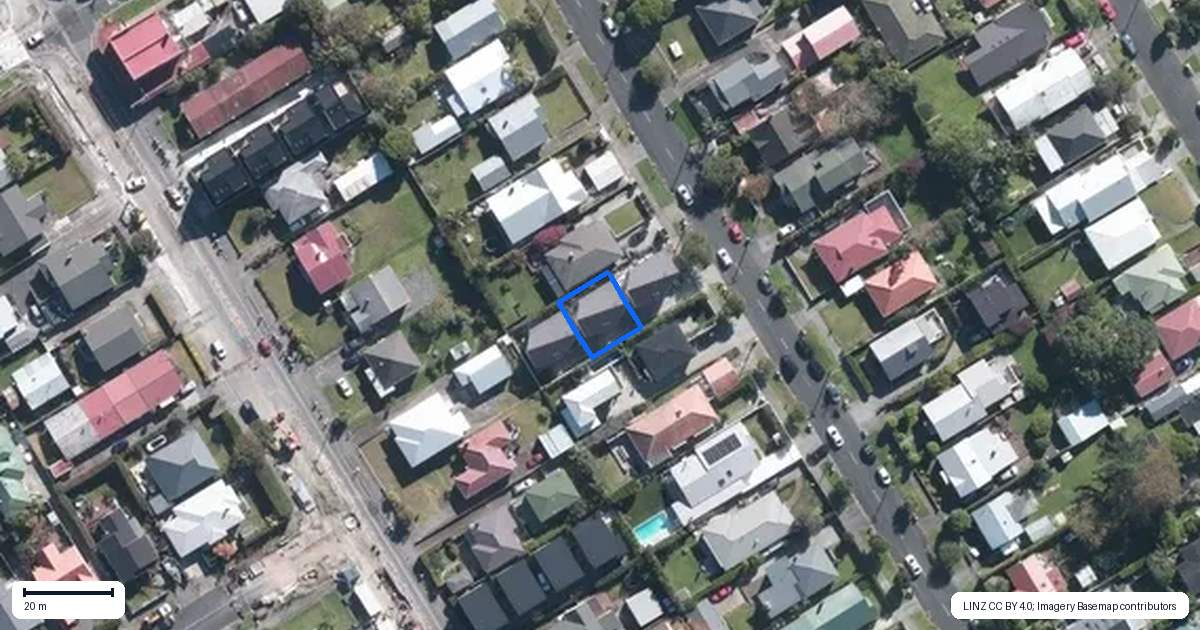 Property context map for 66B Huia Road, Point Chevalier, Auckland