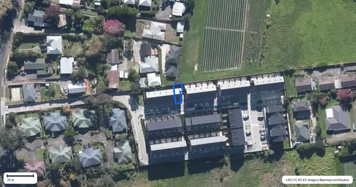 Property context map for 11 Ara Mara Hua, Henderson, Auckland
