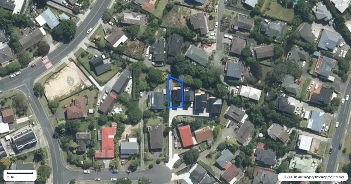 Property context map for 11A Dianthus Place, Browns Bay, Auckland
