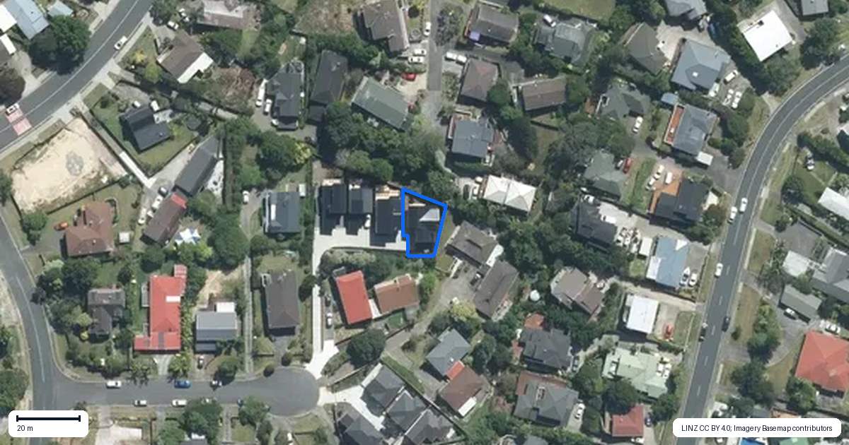 Property context map for 11D Dianthus Place, Browns Bay, Auckland