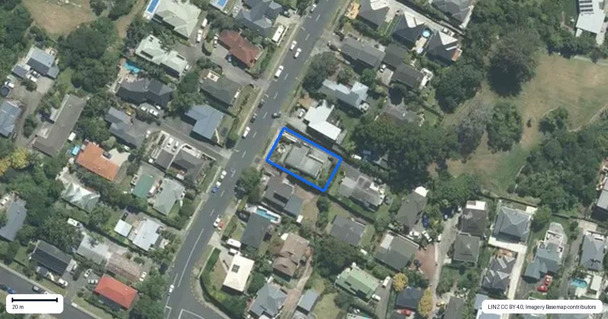 Property context map for 19 Deep Creek Road, Waiake, Auckland