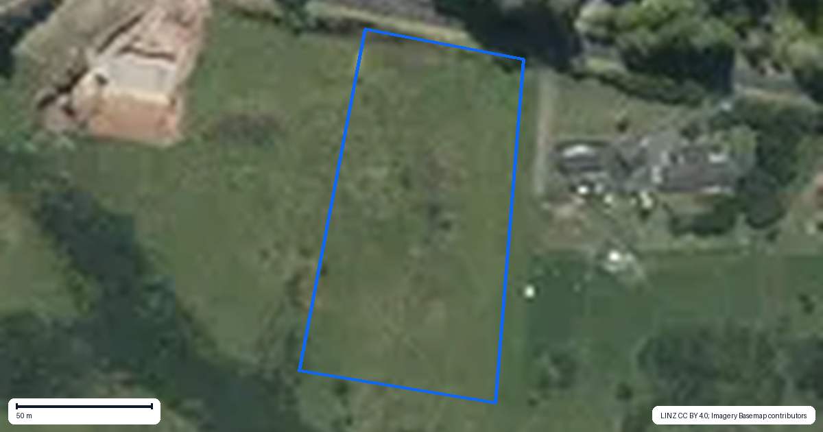 Property context map for 44 Holdens Road, Henderson, Auckland