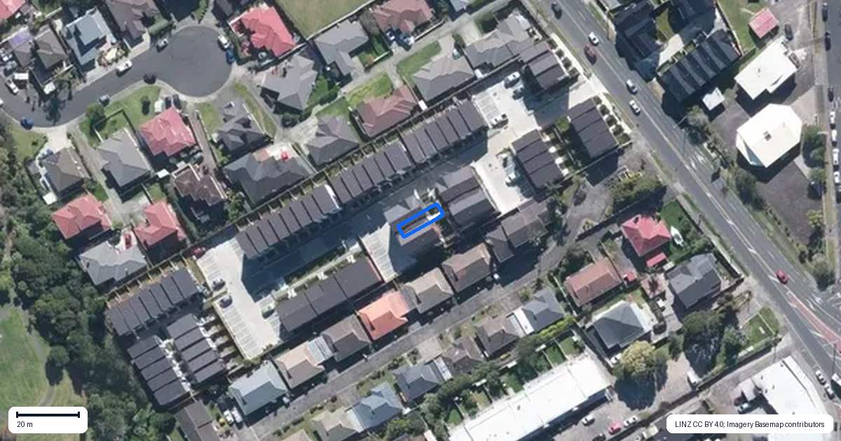 Property context map for 22 Raupeti Lane, Henderson, Auckland