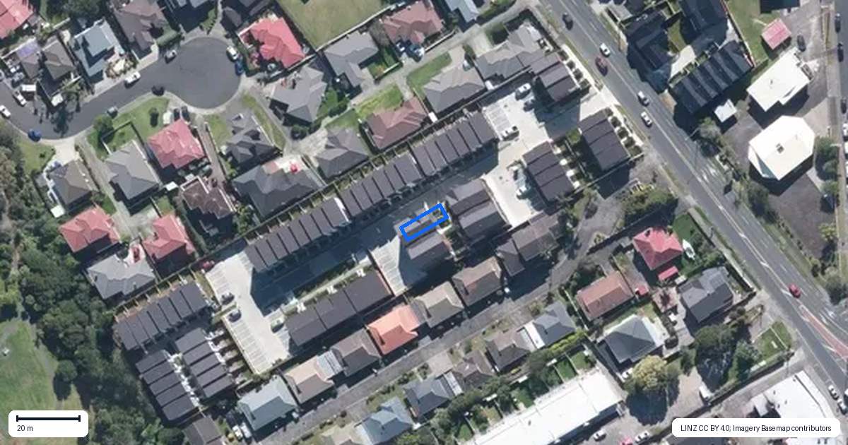 Property context map for 20 Raupeti Lane, Henderson, Auckland
