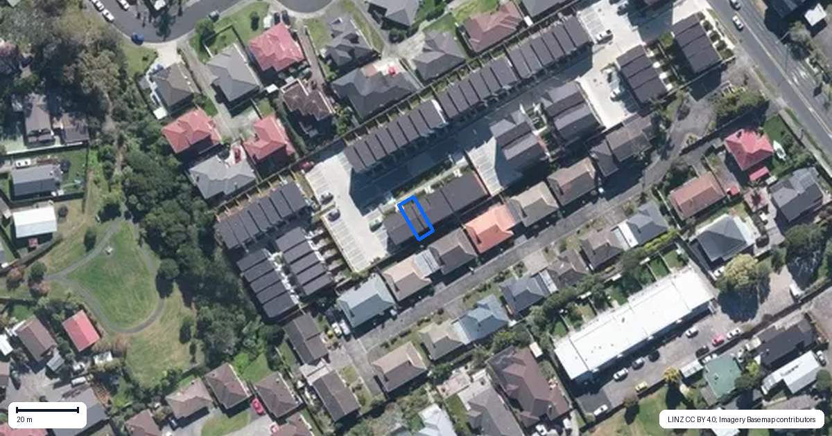 Property context map for 36 Raupeti Lane, Henderson, Auckland