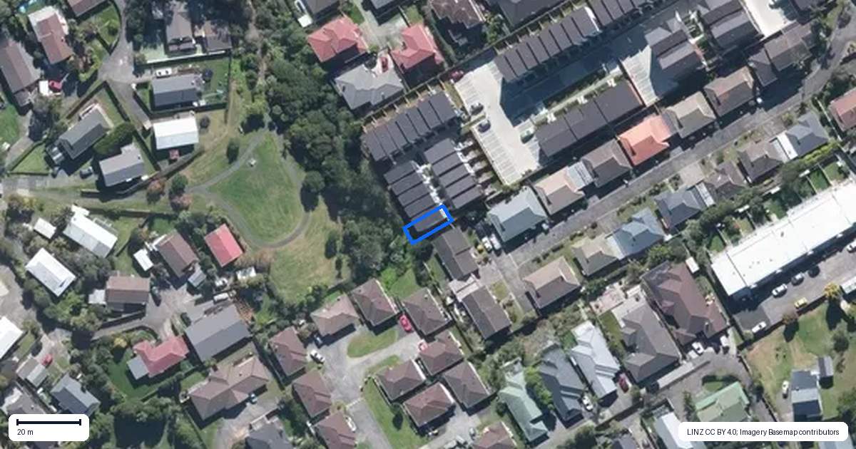 Property context map for 58 Raupeti Lane, Henderson, Auckland
