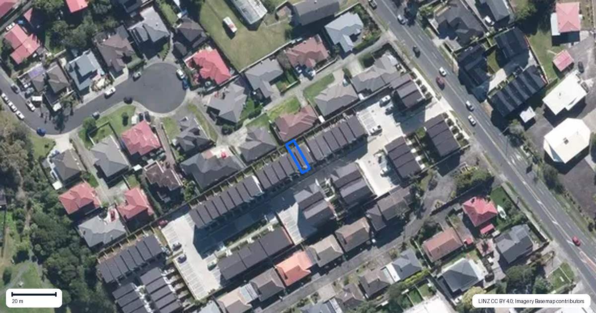 Property context map for 17 Raupeti Lane, Henderson, Auckland