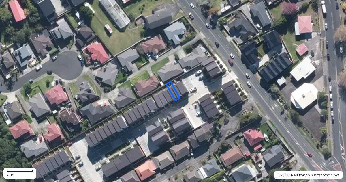 Property context map for 7 Raupeti Lane, Henderson, Auckland