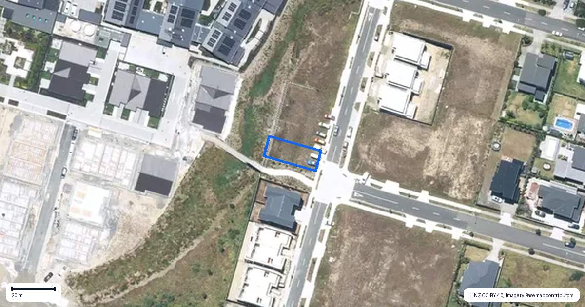Property context map for 18 Kowaitau Avenue, Beachlands, Auckland