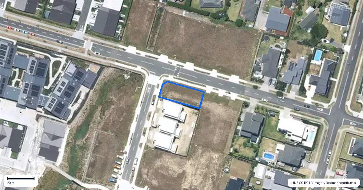Property context map for 21 Kowaitau Avenue, Beachlands, Auckland