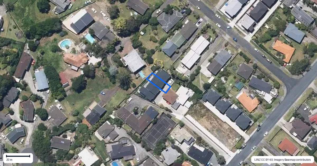 Property context map for 33D Patons Road, Howick, Auckland