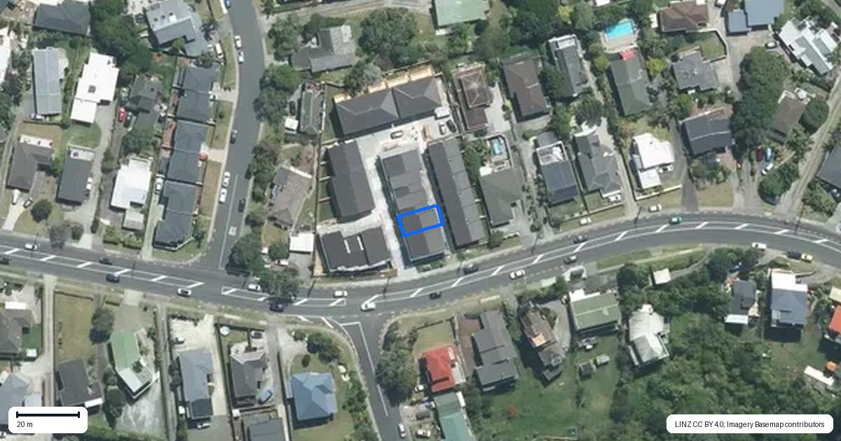 Property context map for 2/145 Carlisle Road, Northcross, Auckland