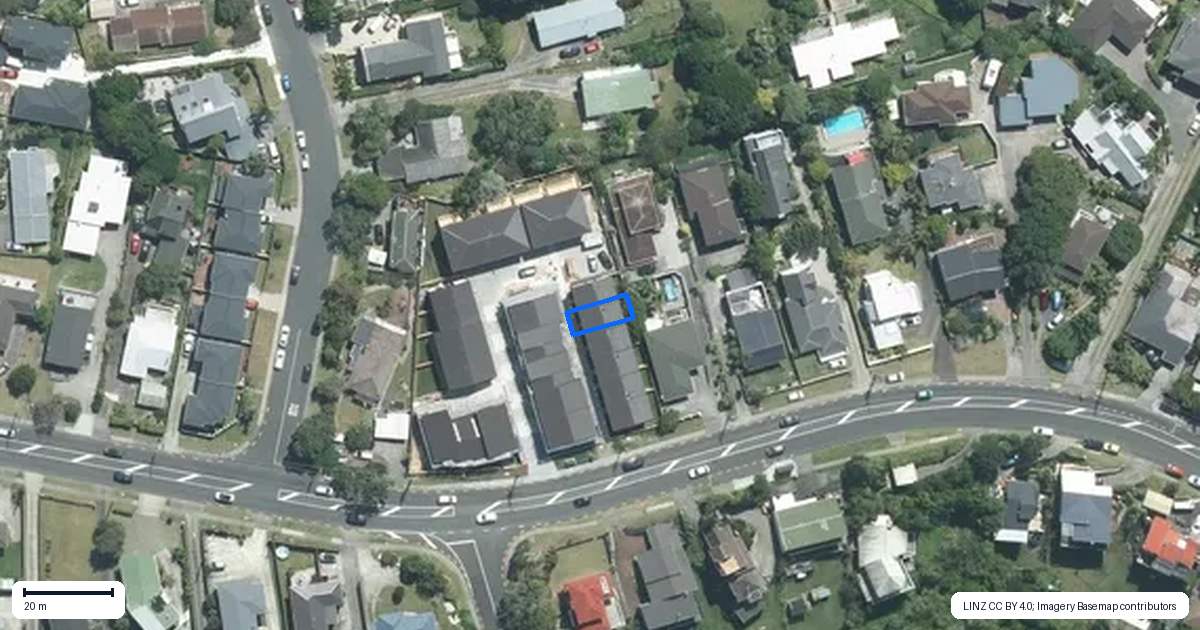 Property context map for 5/143 Carlisle Road, Northcross, Auckland