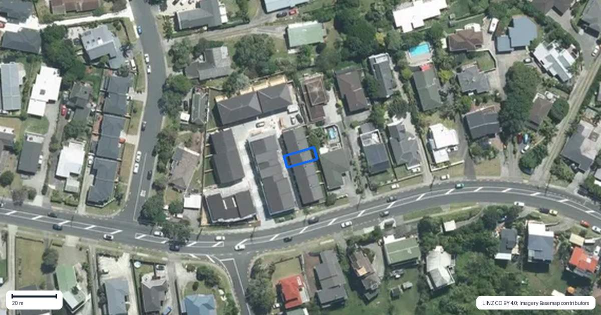 Property context map for 4/143 Carlisle Road, Northcross, Auckland