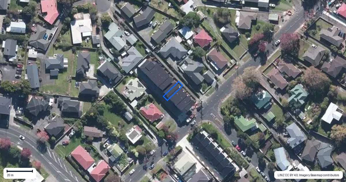 Property context map for 4/26 Buscomb Avenue, Henderson, Auckland