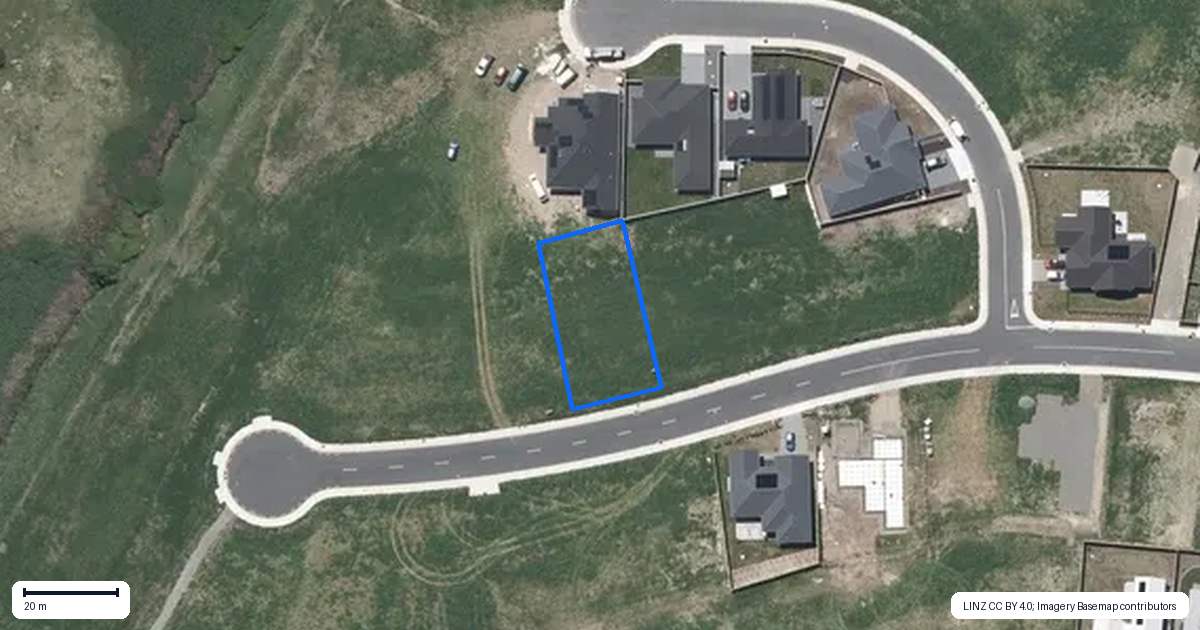 Property context map for 32 Kotuku Ngutupapa Way, Waikanae