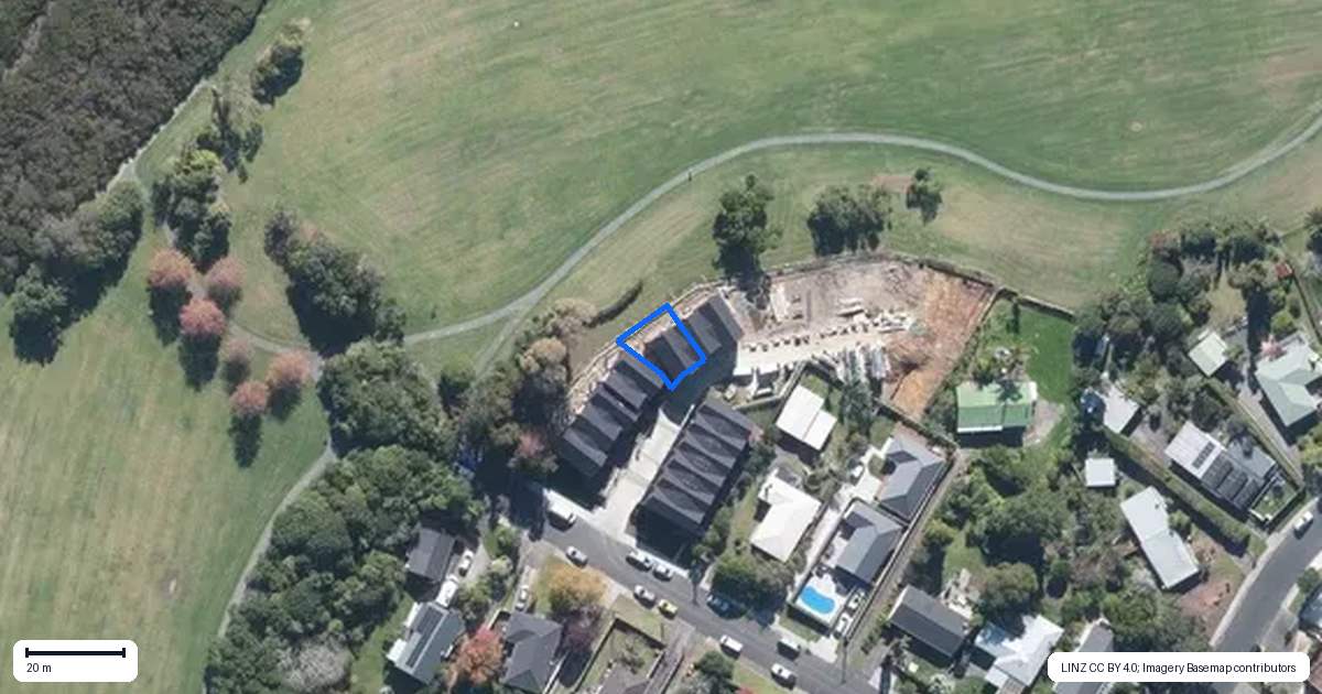 Property context map for 4/51 Taipari Road, Te Atatu Peninsula, Auckland