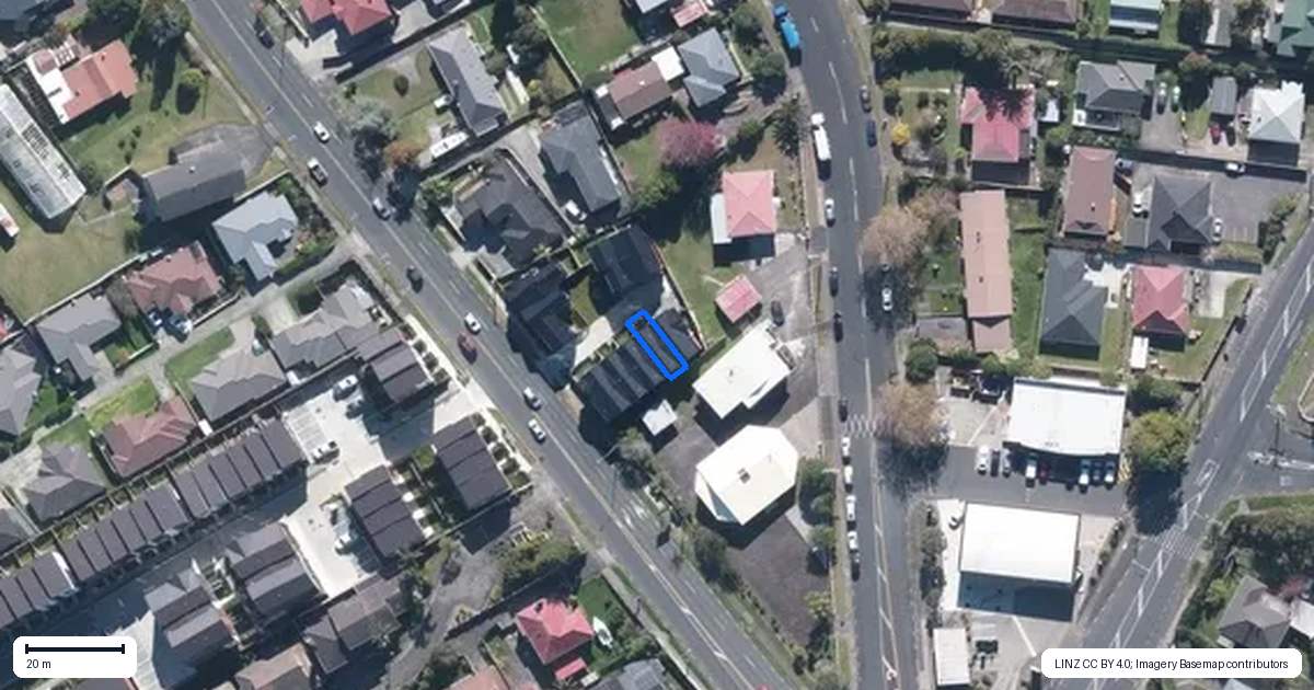 Property context map for 4/233 Great North Road, Henderson, Auckland