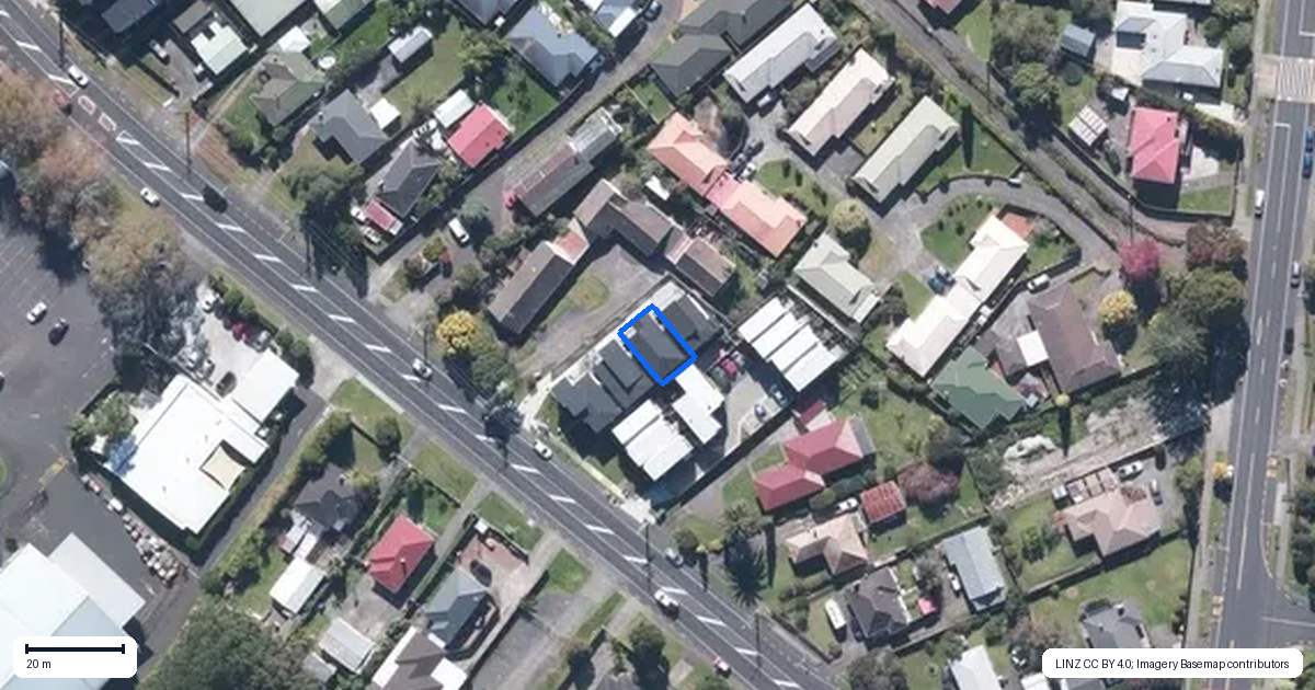 Property context map for 95C Swanson Road, Henderson, Auckland