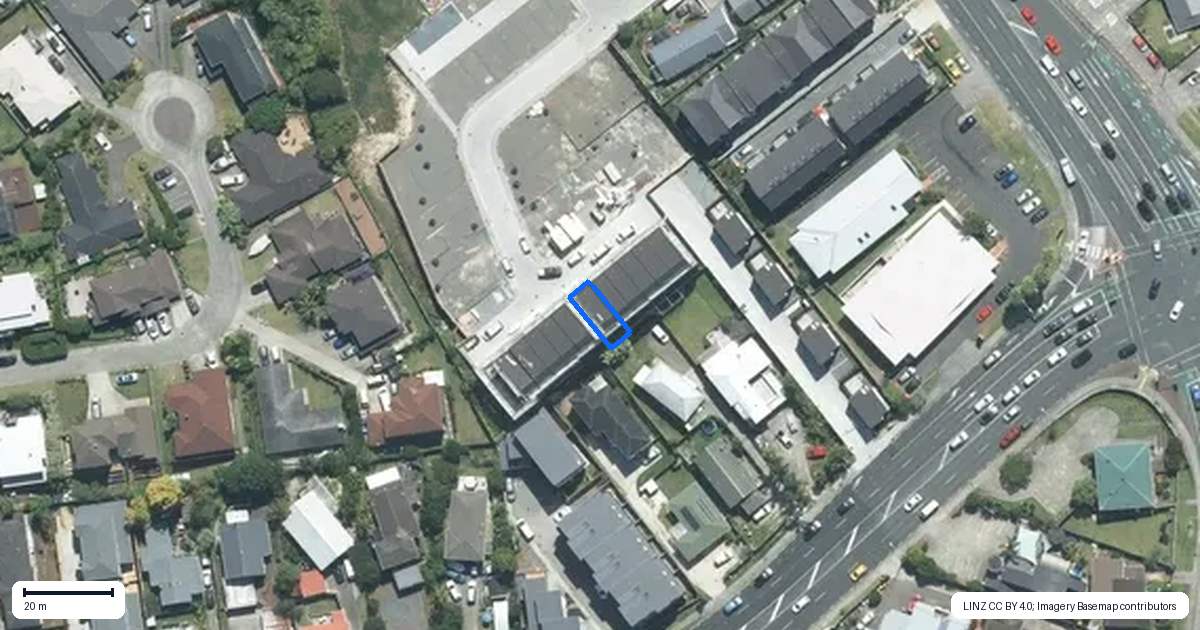 Property context map for 12 Kanapa Road, Northcross, Auckland
