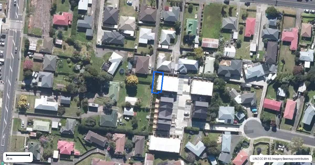 Property context map for 4/46 Normandy Place, Henderson, Auckland
