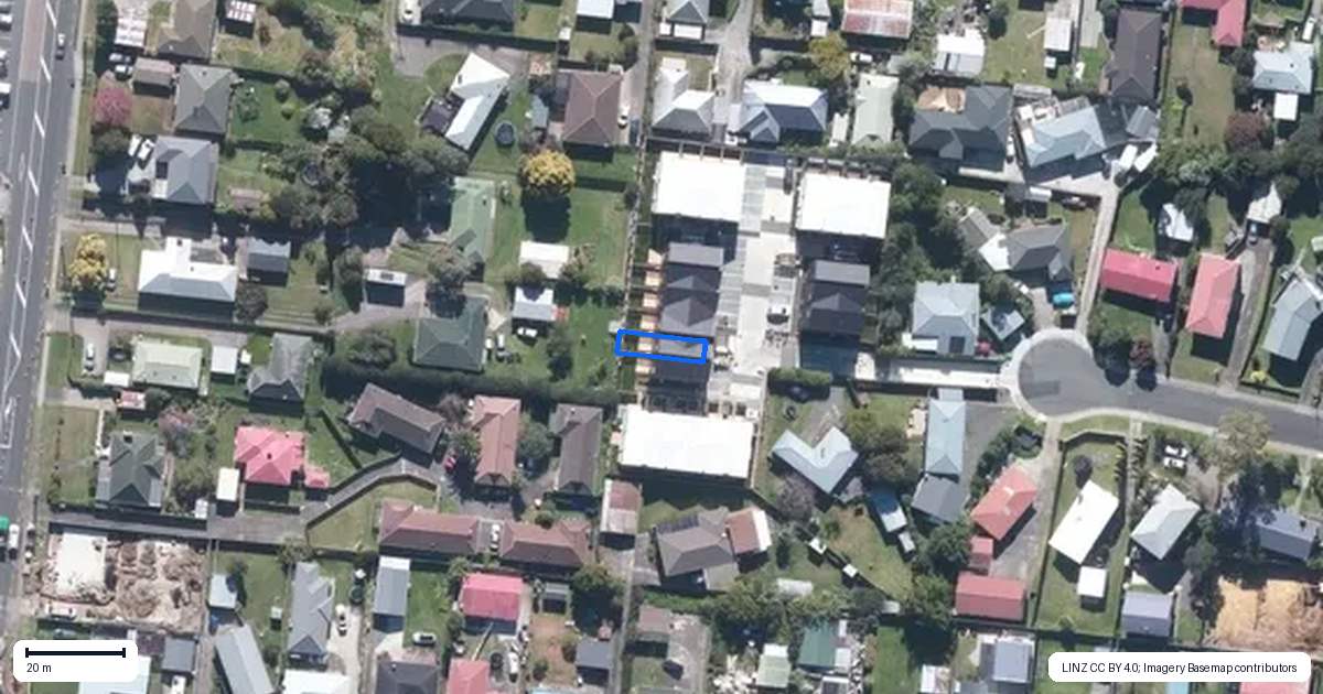 Property context map for 2/31 Normandy Place, Henderson, Auckland