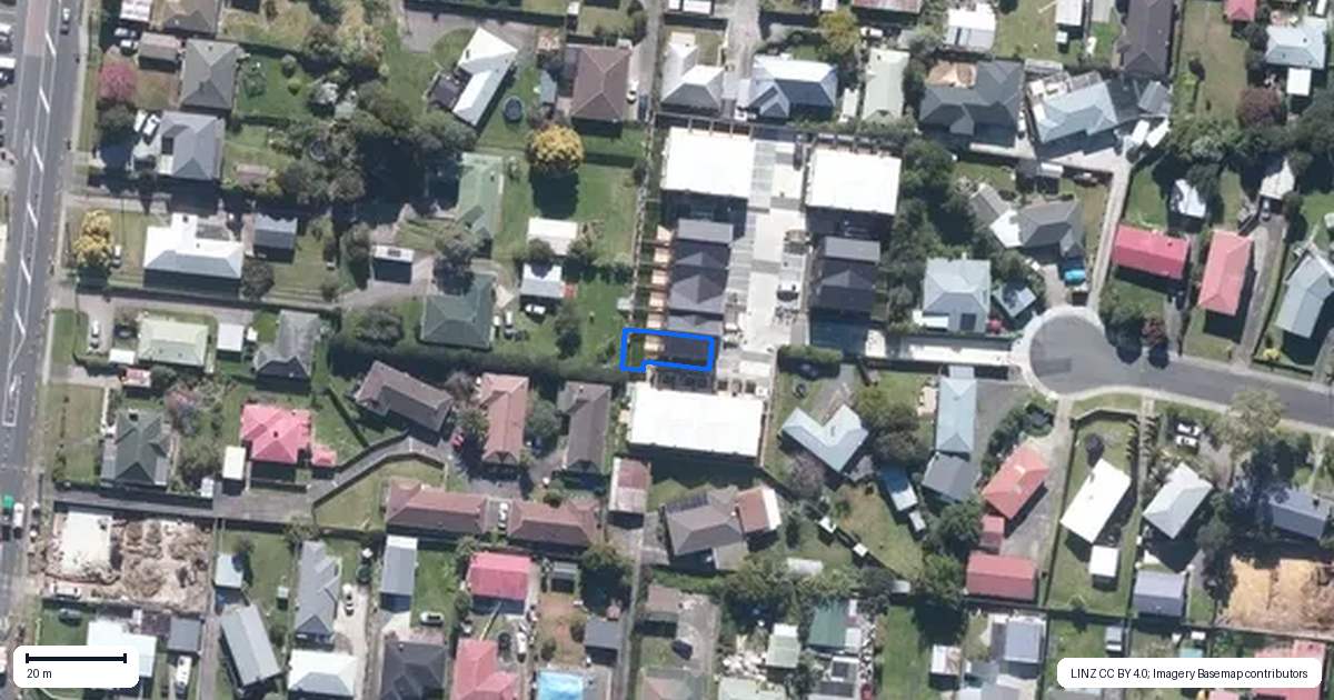 Property context map for 1/31 Normandy Place, Henderson, Auckland