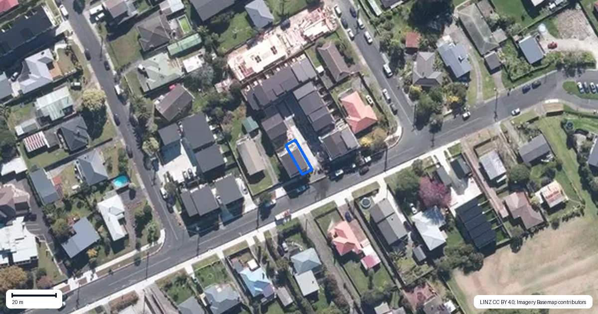 Property context map for 2/28 Lavelle Road, Henderson, Auckland